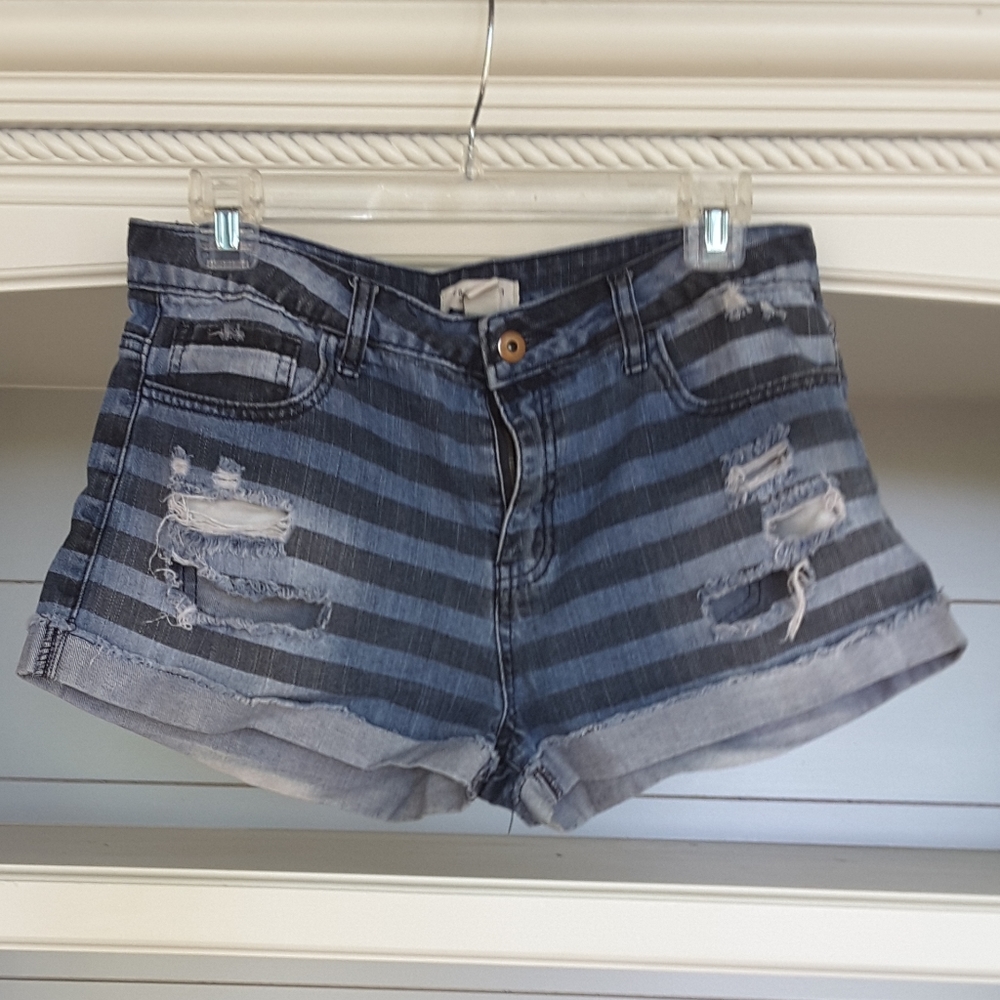 Forever 21 Striped Jean Shorts Size 29
